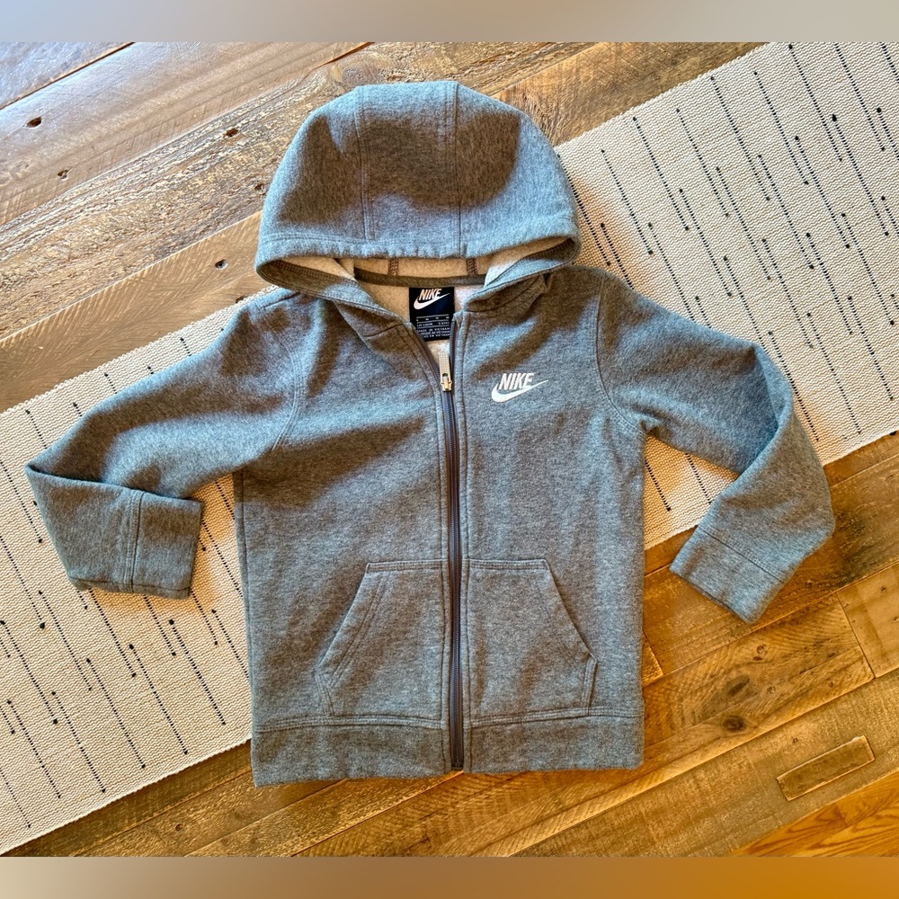 Nike - Kids Gray Hoodie - Size 5-6 Years